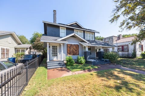 Luxurious 6 bedroom villa near downtown Villa in San Antonio