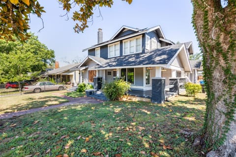 Luxurious 6 bedroom villa near downtown Villa in San Antonio