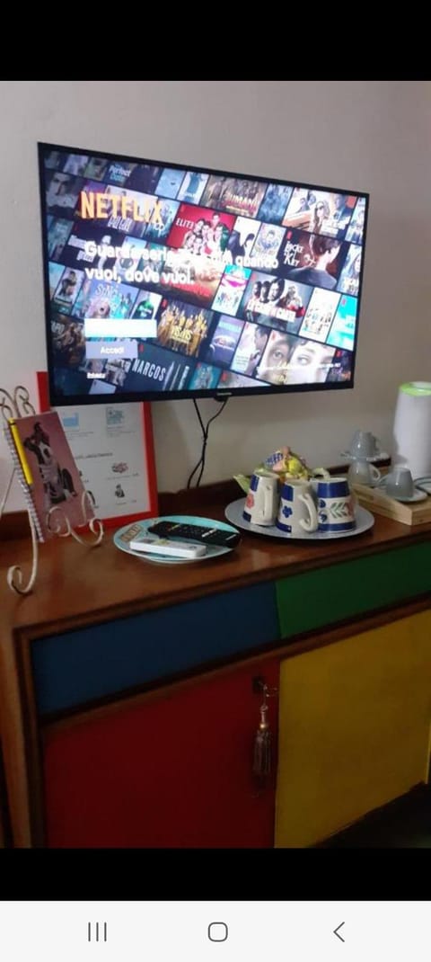 Casolare Isabella "Il rifugio dei vinili" and Alice's room Apartment in Tuscany