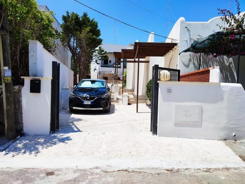 Property building, Street view, Parking
