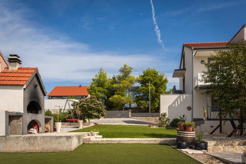 Facade/entrance, Natural landscape, Landmark view