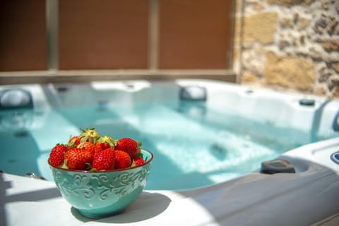 Hot Tub, Spa and wellness centre/facilities