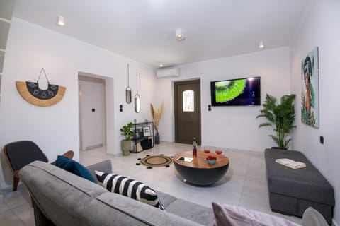 TV and multimedia, Living room, Seating area