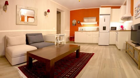 Kitchen or kitchenette, Living room, Seating area, Dining area, minibar, pet friendly, kitchen