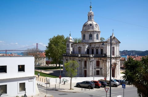 Nearby landmark, Neighbourhood