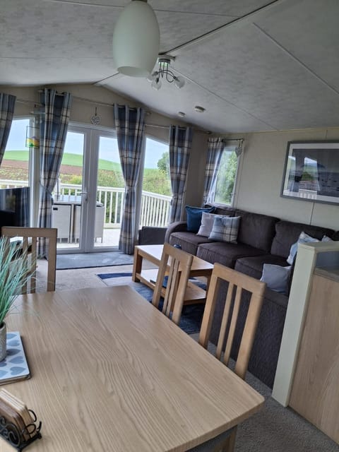 Carnoustie 24 - Turnberry Holiday Park - short walk to beach House in England