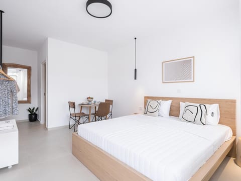 Dining area, Bedroom