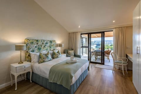 Sanctuary Beach Hideaway - 8 sleeper - 50m onto Robberg 5 House in Plettenberg Bay