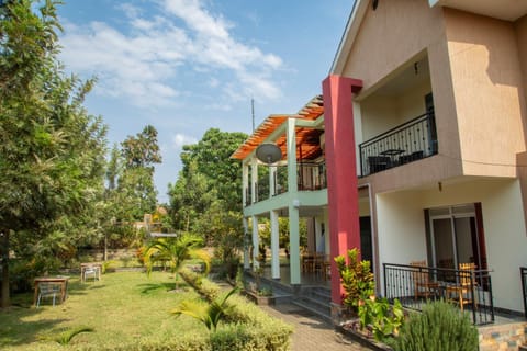 Property building, Natural landscape, Garden, Garden, View (from property/room), Balcony/Terrace, Garden view