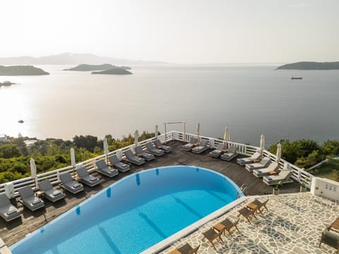 Natural landscape, Sea view, Swimming pool, sunbed