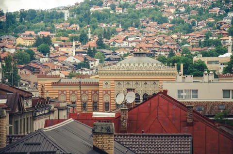 Engadin's Old Town Units - Free Parking Apartment in Sarajevo