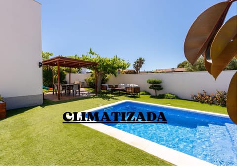 Patio, Garden, Swimming pool