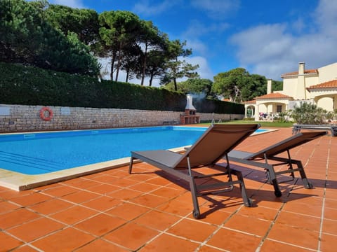 Pool view, Swimming pool, sunbed