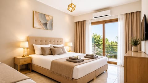Bed, TV and multimedia, Photo of the whole room, Bedroom, towels, air conditioner
