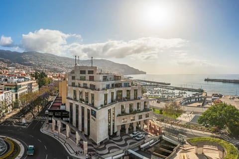 Bird's eye view, City view, Street view
