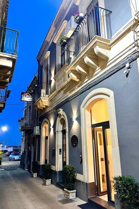 Property building, Street view
