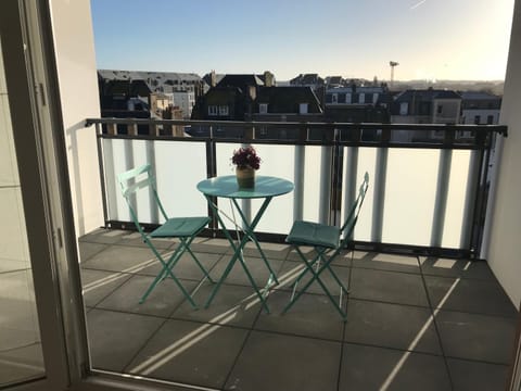 APPARTEMENT NEUF ET BIEN SITUE AVEC UN CLASSEMENT Apartment in St-Malo
