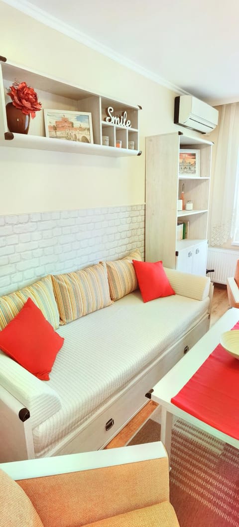 TV and multimedia, Living room, Photo of the whole room