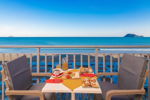 Balcony/Terrace, Sea view, Breakfast