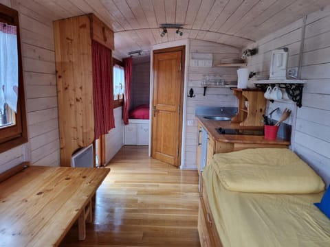 Roulotte du domaine de la Graou Luxury tent in Verdon Gorge