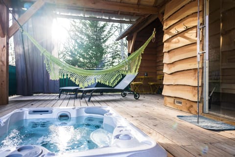 Patio, Hot Tub, Sauna