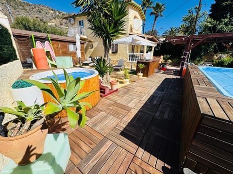 Property building, Day, View (from property/room), Balcony/Terrace