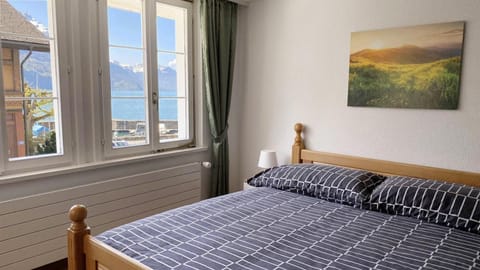 Bedroom, Lake view