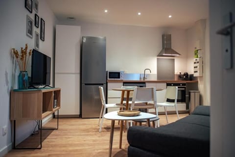 Vernon, Le Pacia Apartment in Vernon