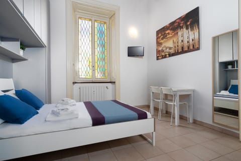 Bed, Living room, Photo of the whole room