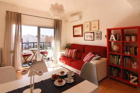 Communal lounge/ TV room, Balcony/Terrace, Living room, Dining area