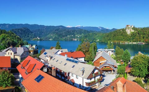 Nearby landmark, Neighbourhood, Natural landscape, Bird's eye view, On site, Location