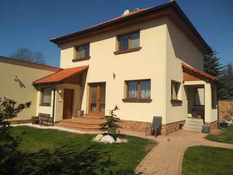 Property building, Facade/entrance, Garden