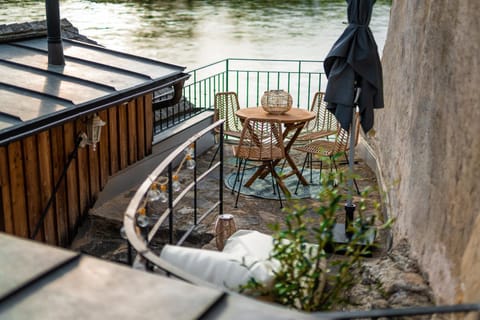 Balcony/Terrace, River view