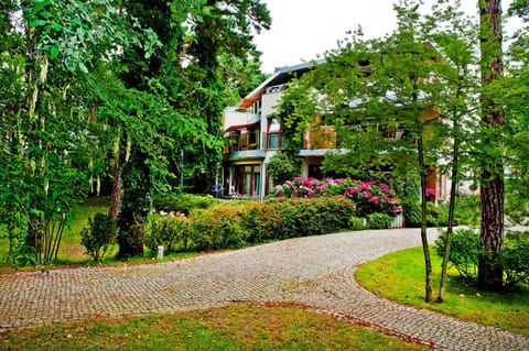 Property building, Garden