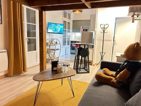 TV and multimedia, Kitchen or kitchenette, Living room, Seating area, Dining area, minibar