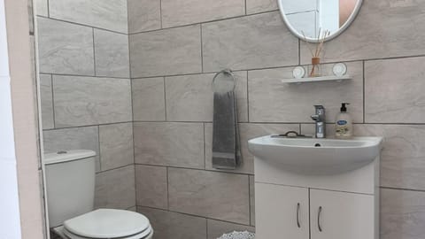 Plattekloof Treasures Bed and Breakfast in Cape Town