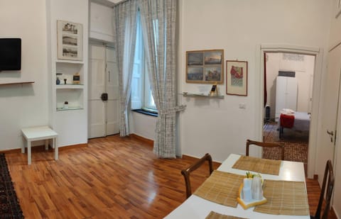 TV and multimedia, Living room, Seating area, Dining area, hair dresser