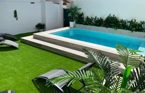 Garden, Balcony/Terrace, Garden view, Pool view, Swimming pool, sunbed