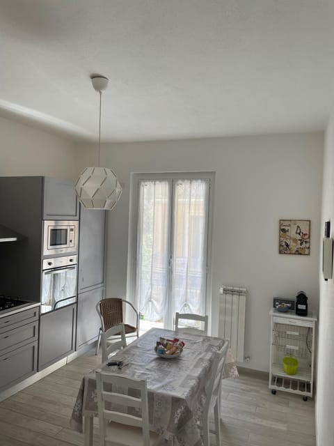 TV and multimedia, Kitchen or kitchenette, Dining area