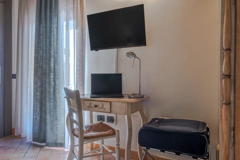 TV and multimedia, Seating area