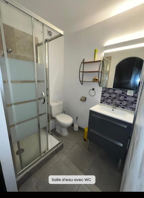 Grand appartement T2 Apartment in Solliès-Toucas