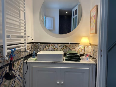 Bathroom, heating, towels