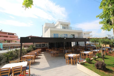 Moonshine Hotel Apartment in Ksamil