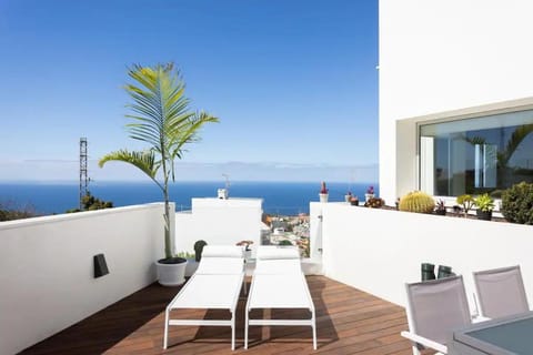 Natural landscape, View (from property/room), Balcony/Terrace, Sea view