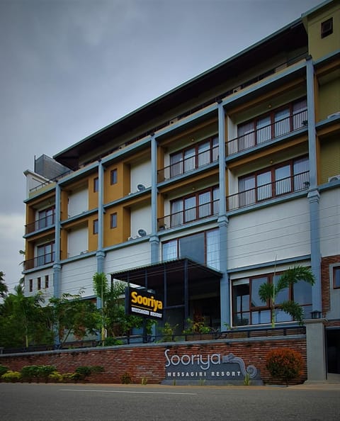 Property building, Day