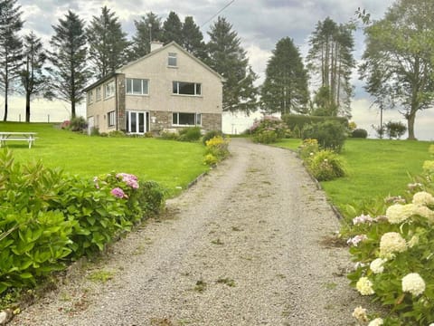 Property building, Natural landscape, Garden, Garden view