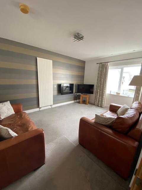 Portstewart 3 Bed (2 Ensuite) - 3 minute walk to promenade House in Portstewart