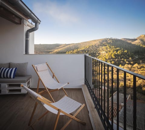 View (from property/room), Balcony/Terrace, Mountain view