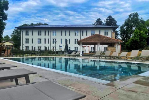 Property building, Swimming pool