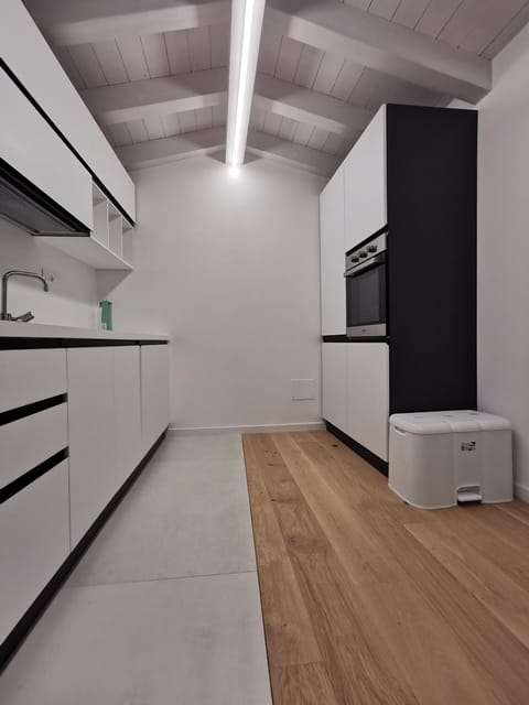 Kitchen or kitchenette, Dining area, Communal kitchen